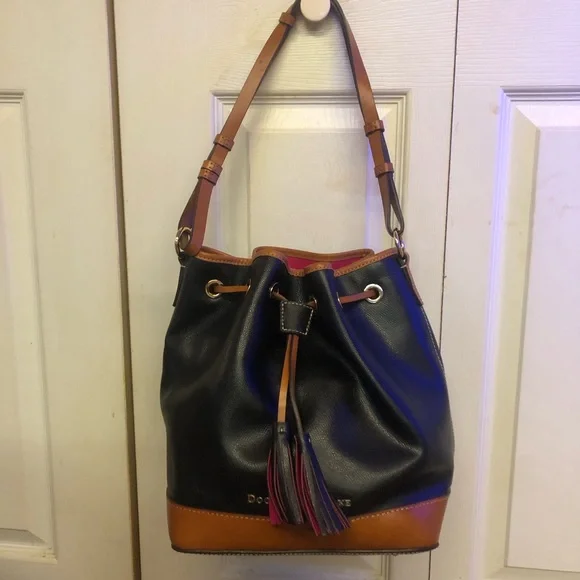 DOONEY & BOURKE Drawstring Bucket Bag Black Brown Pebble Grain Leather - Picture 4 of 15